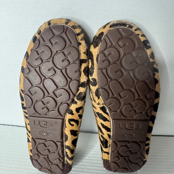 UGG Moccasins Slippers - Picture 4 of 7
